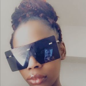 Meet your Posher, Jasmen